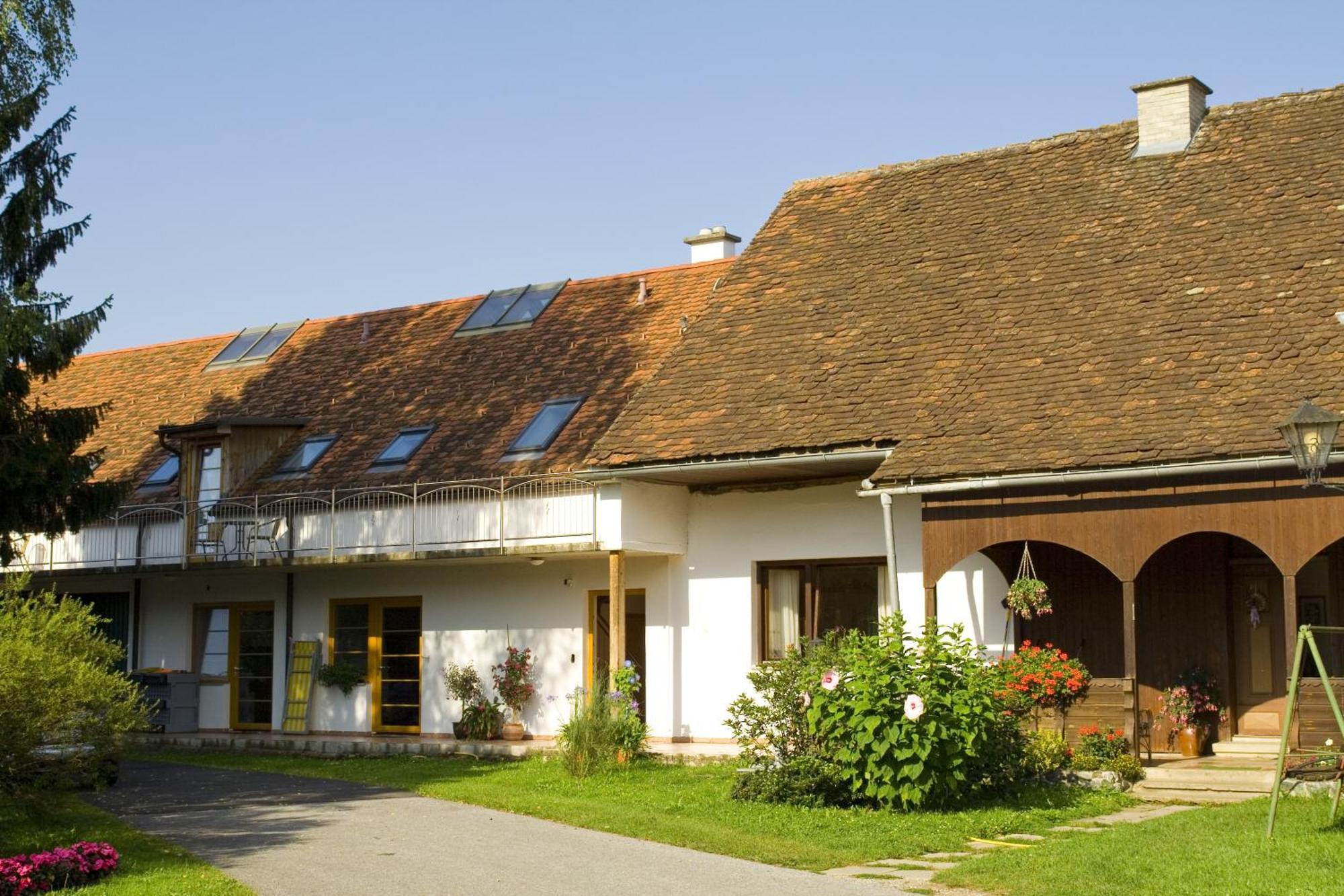 Fruehstueckspension Kleinschuster Burgau Exterior foto